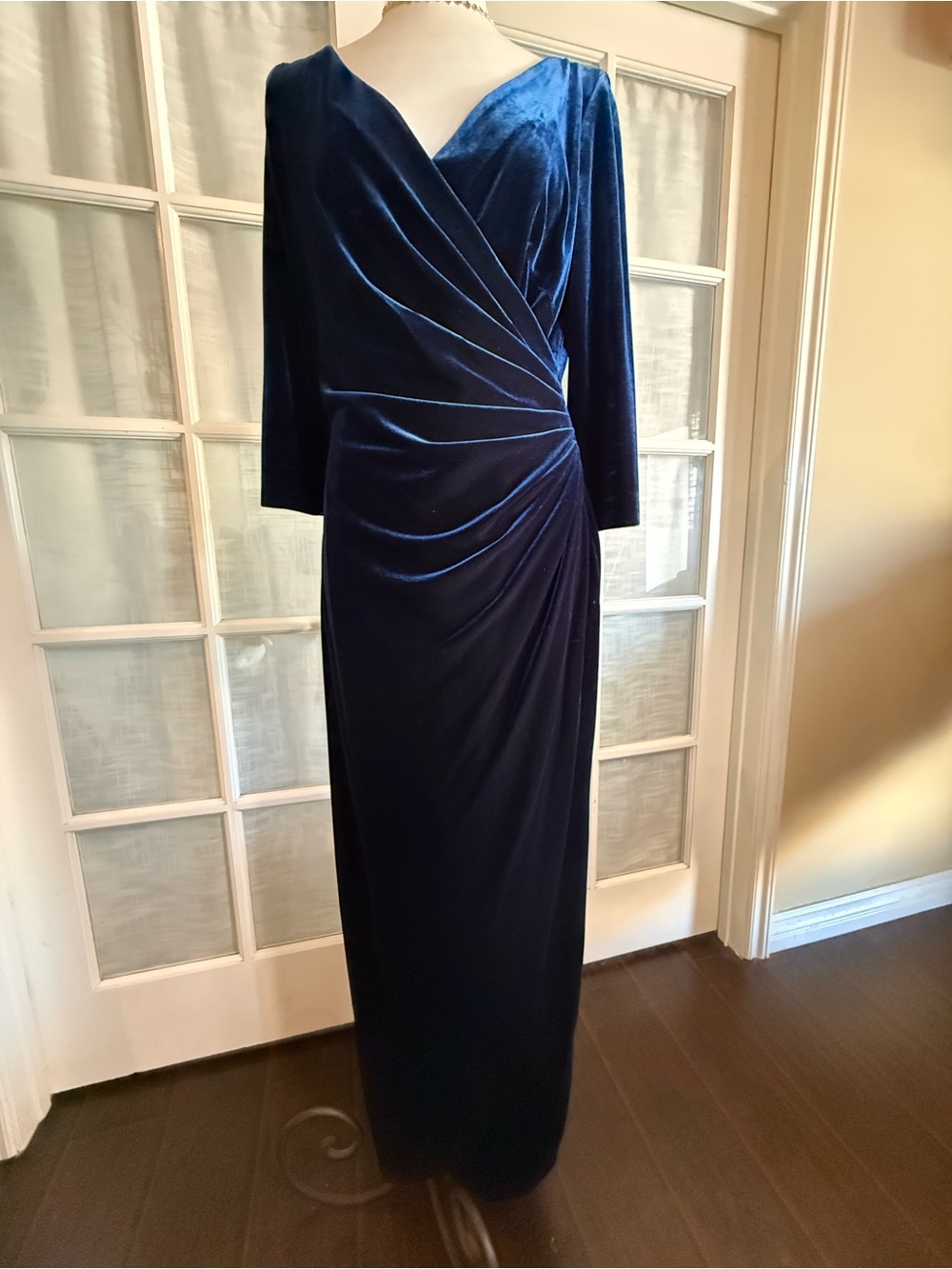 Alex Evenings Deep Navy Velvet Long-Sleeve Ruched Gown